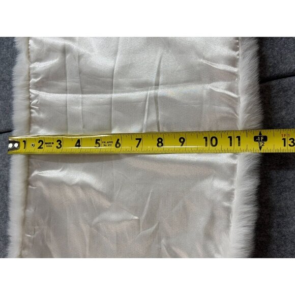 White Faux Fur Shawl Wrap Cape Women's Stole with Satin Lining & Brooch Clasp - Picture 4 of 5